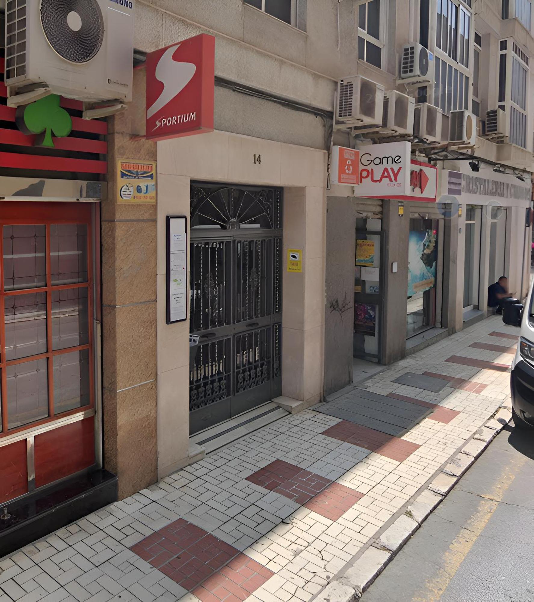 Almansa Flat 14